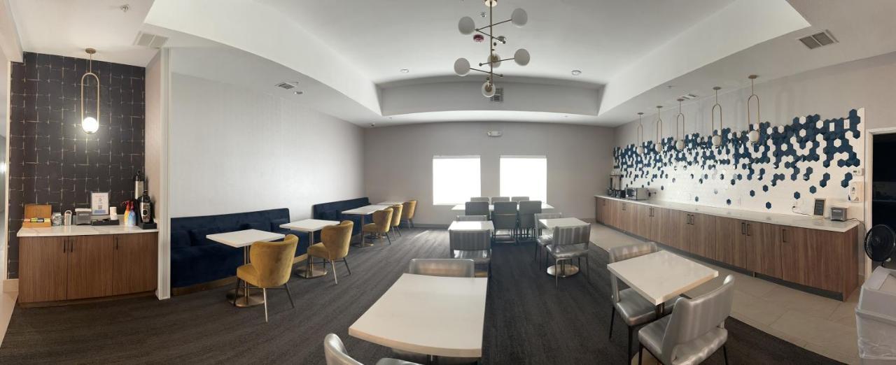 La Quinta By Wyndham Decatur Hotel Ngoại thất bức ảnh