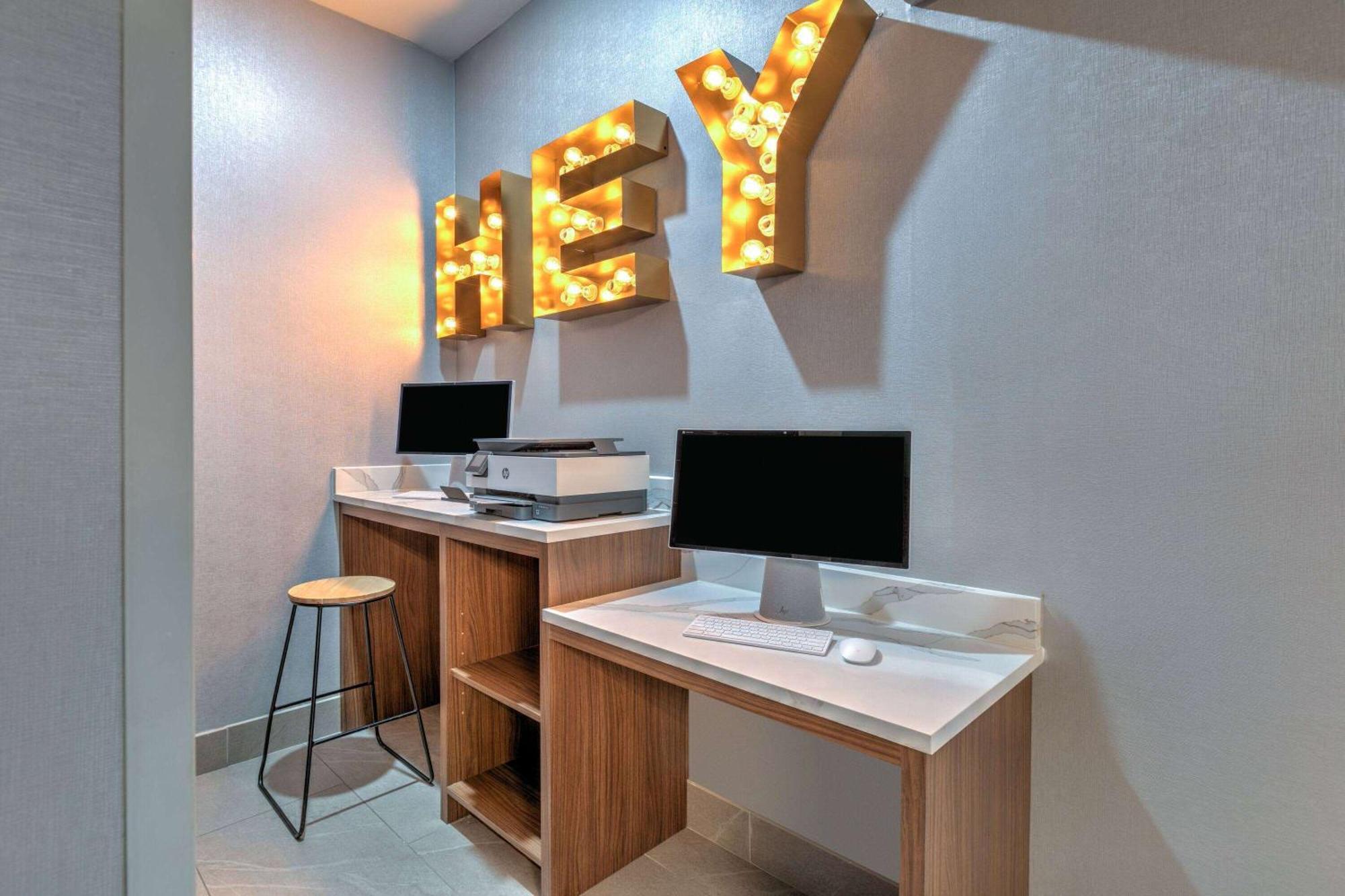 La Quinta By Wyndham Decatur Hotel Ngoại thất bức ảnh
